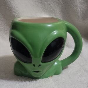 Mugniv Alien Mug